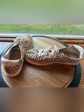 Dolce Vita Leopard Print Lace-Up Sneakers - Cream/Black size 10